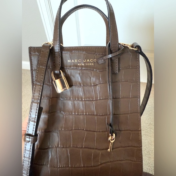 Marc Jacobs Handbags - NEW‎ Marc Jacobs croc embossed leather micro grind tote in brown